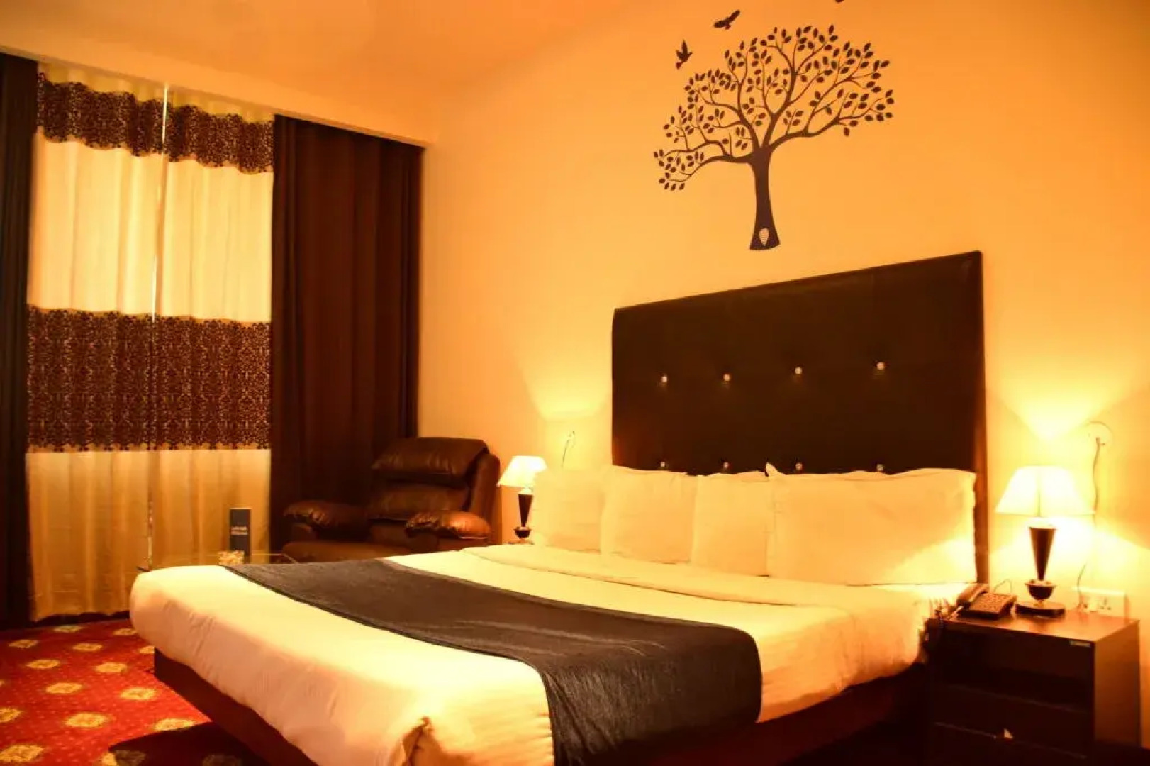 Hotel Orbion Mall Road