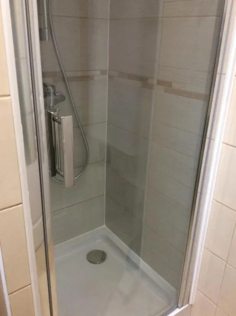 Front de mer les pieds dans l'eau