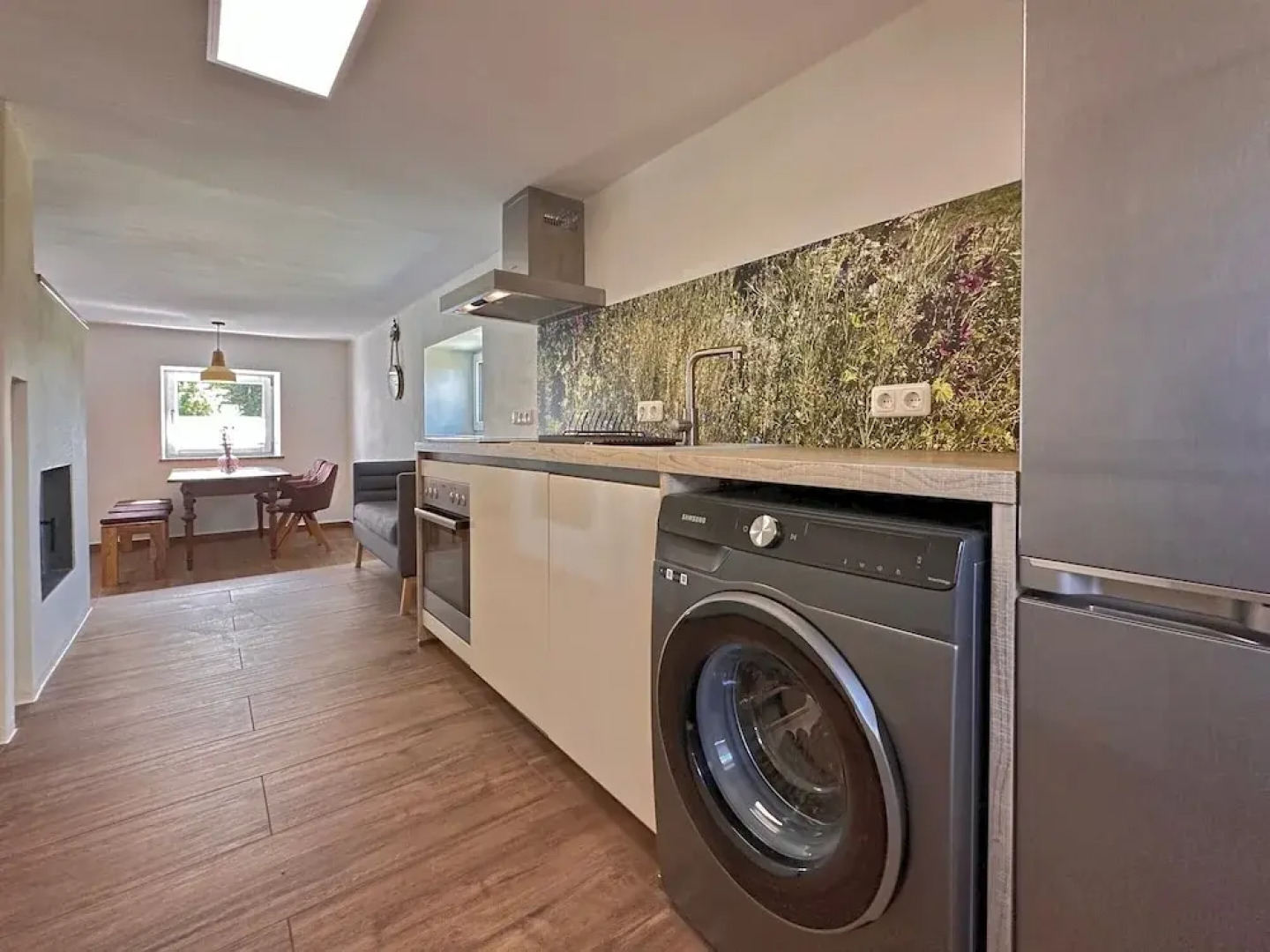 Freistehendes Haus mit Ofen, Terrasse und Garten