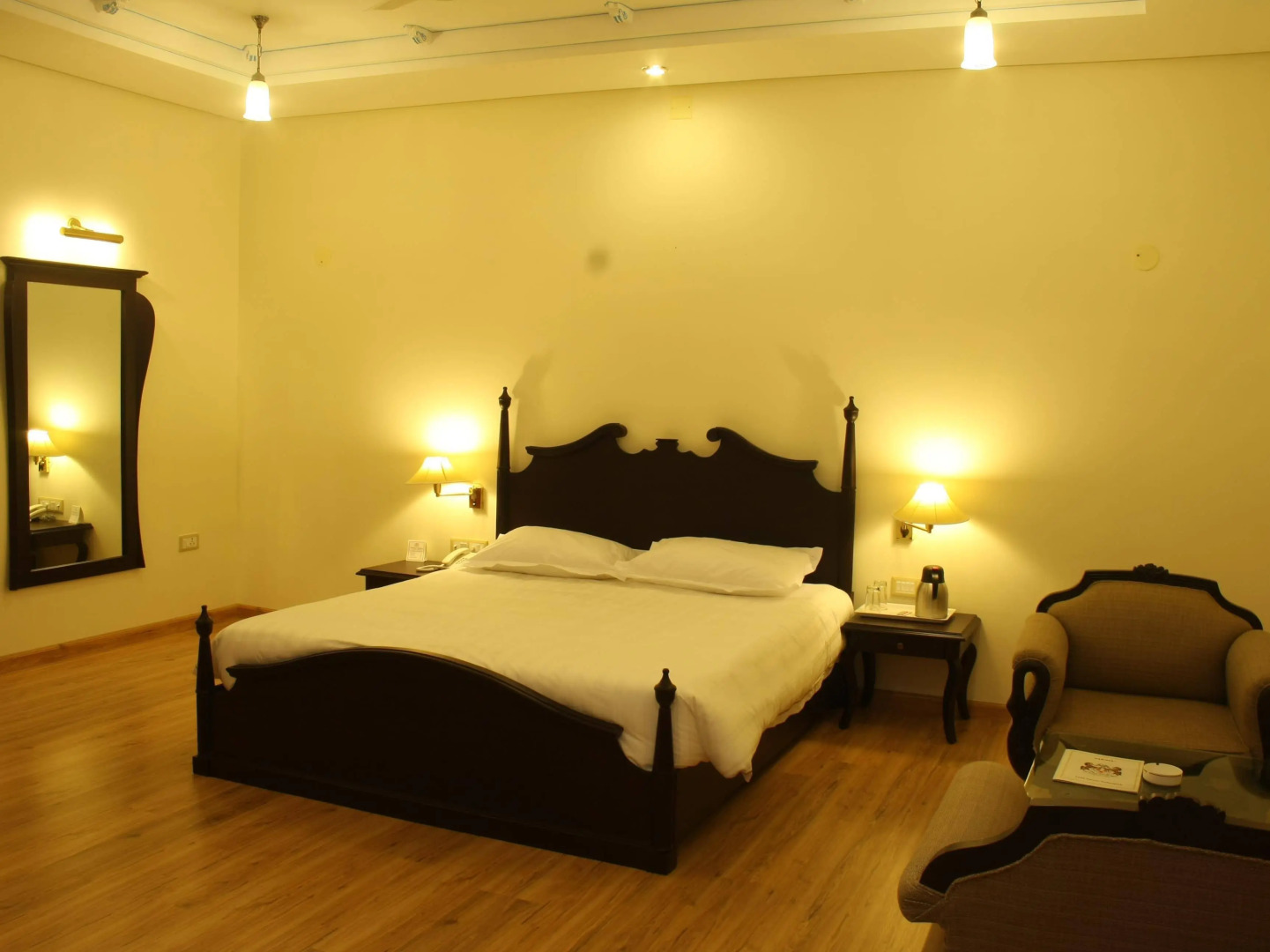 juSTa Lake Nahargarh Palace