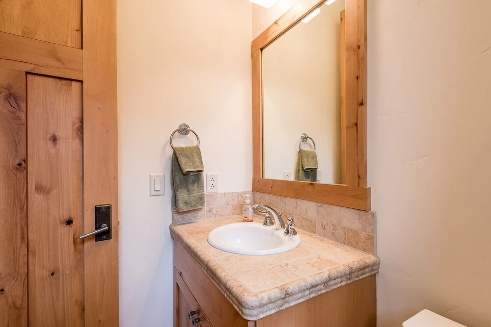 Angani Way Townhome 102 by Alpine Lodging Sun Valley