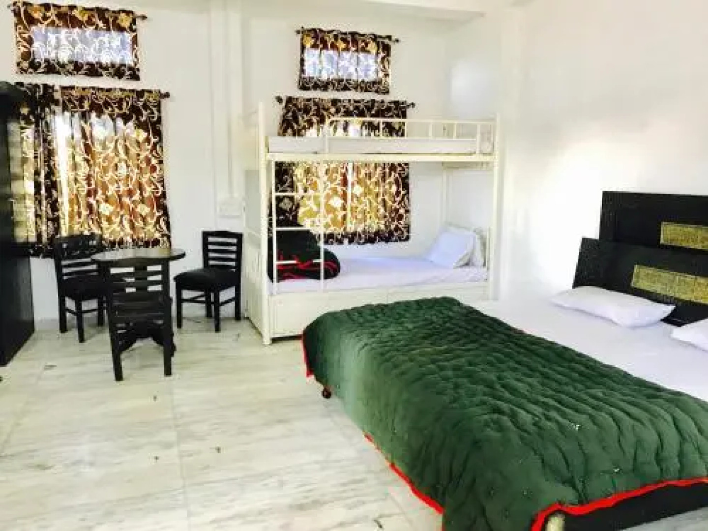 SPOT ON 40056 Palace Anjali