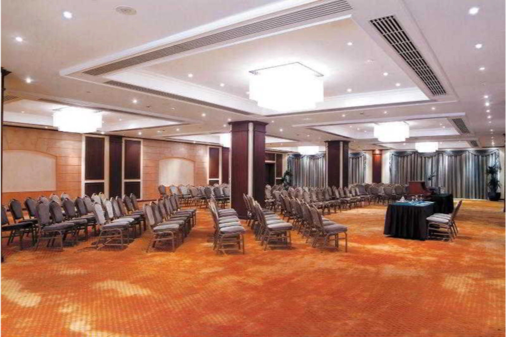 Le Meridien Pyramids Hotel & Spa