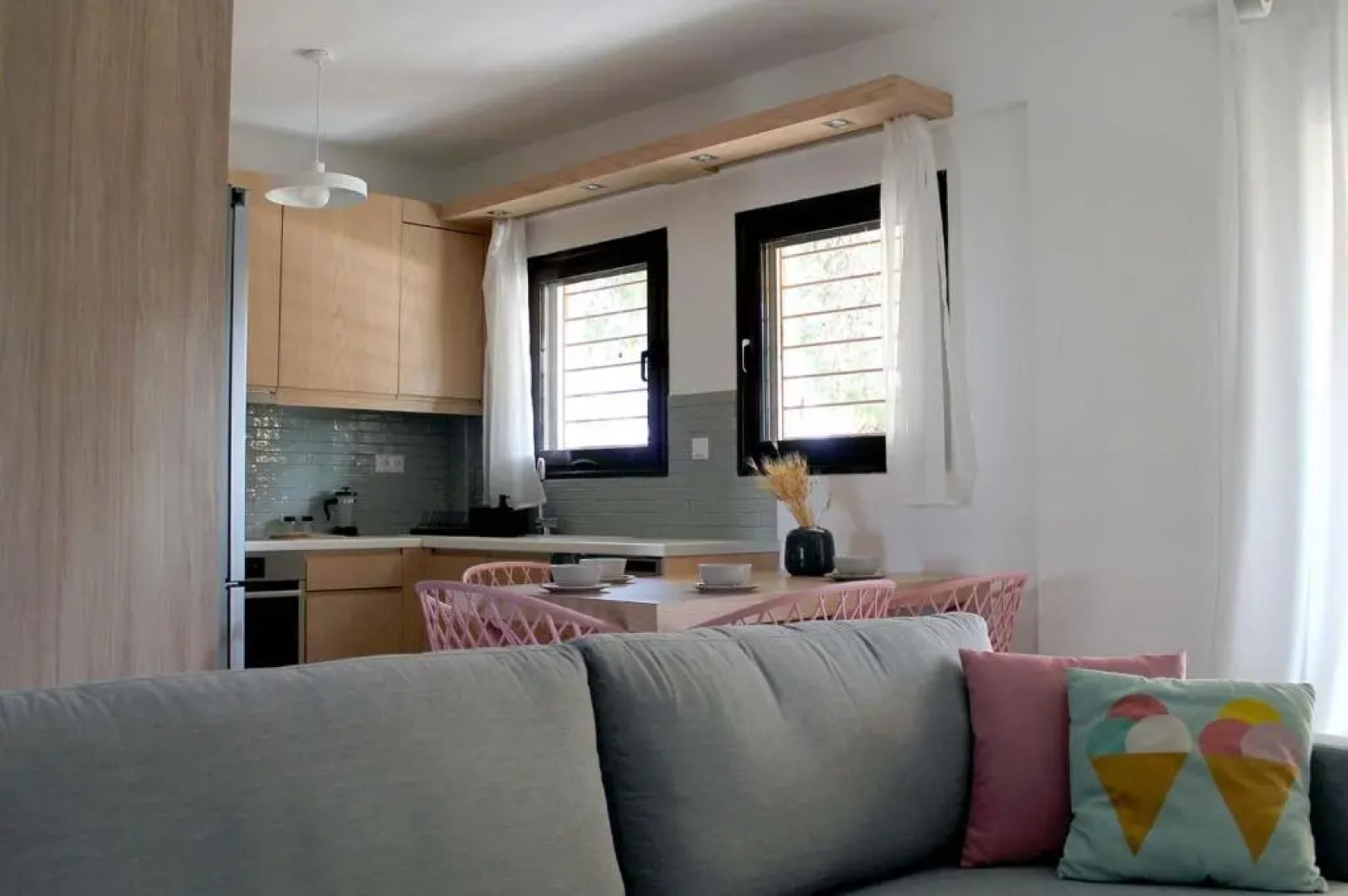 4 bedroom villa with pool and garden