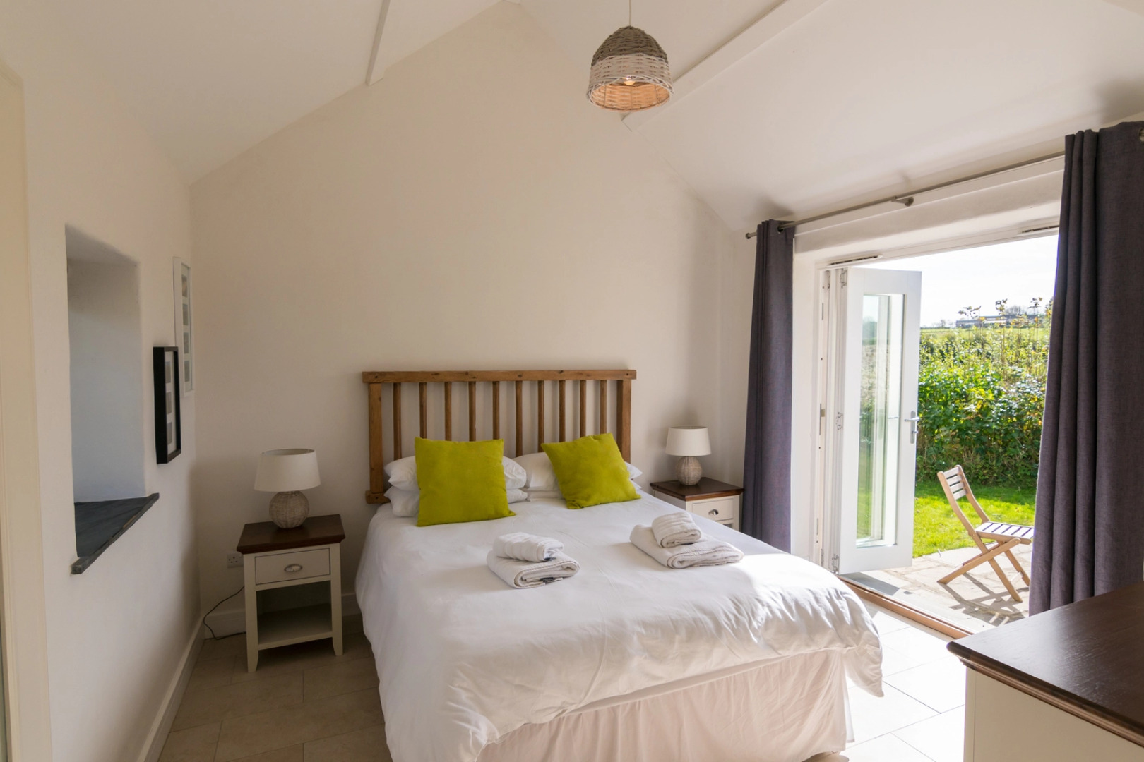 The Dairy - Luxury Cottage Hot Tub and Summer House Countryside Views Pet Friendly