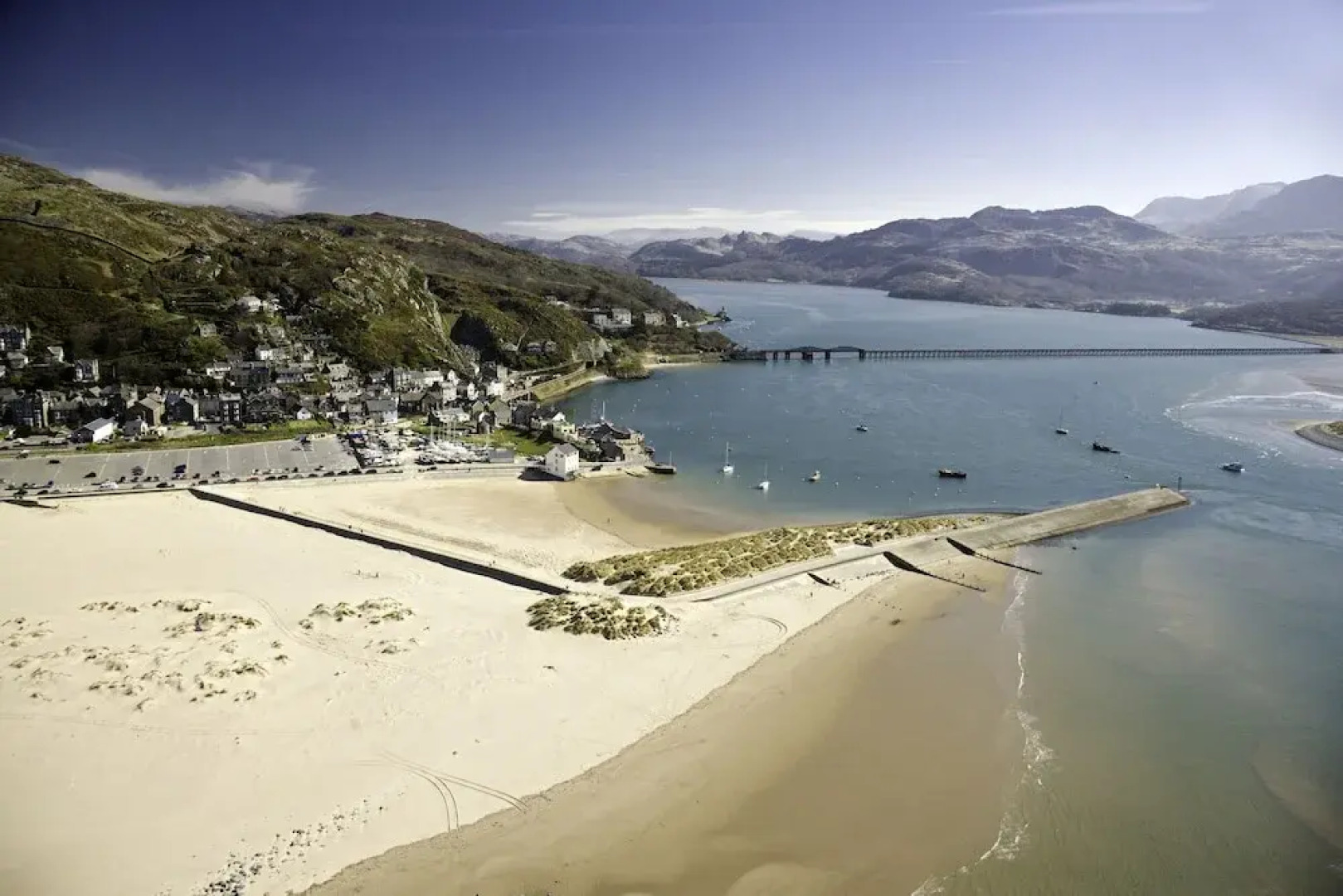 Lovely Large Home 10 Minute Walk to Barmouth Beach