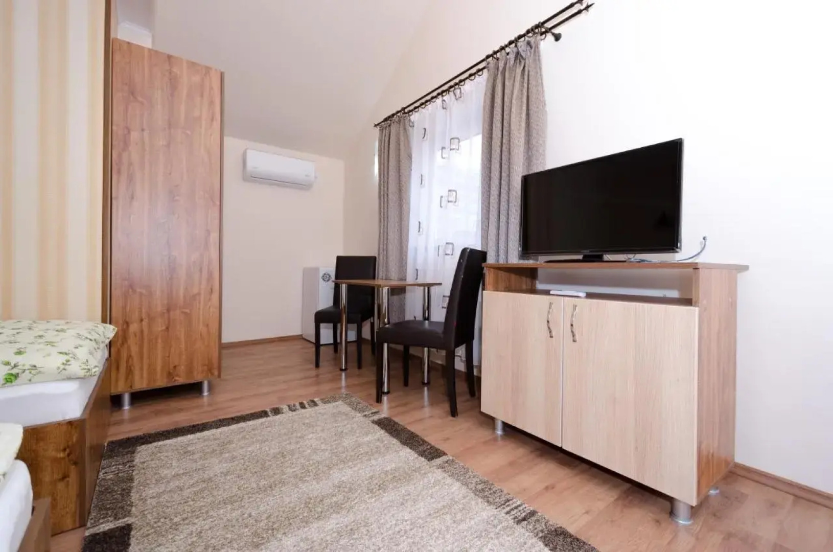 Camere-Apartament Steyna