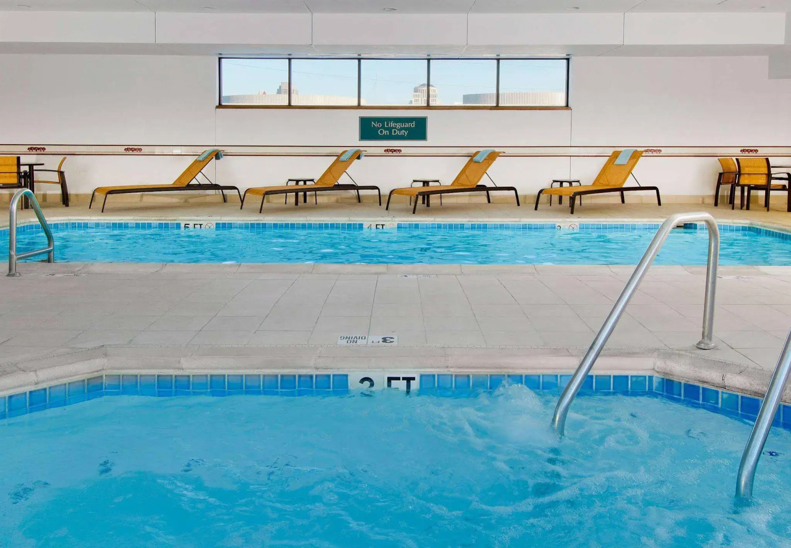 Courtyard by Marriott St. Louis Downtown West