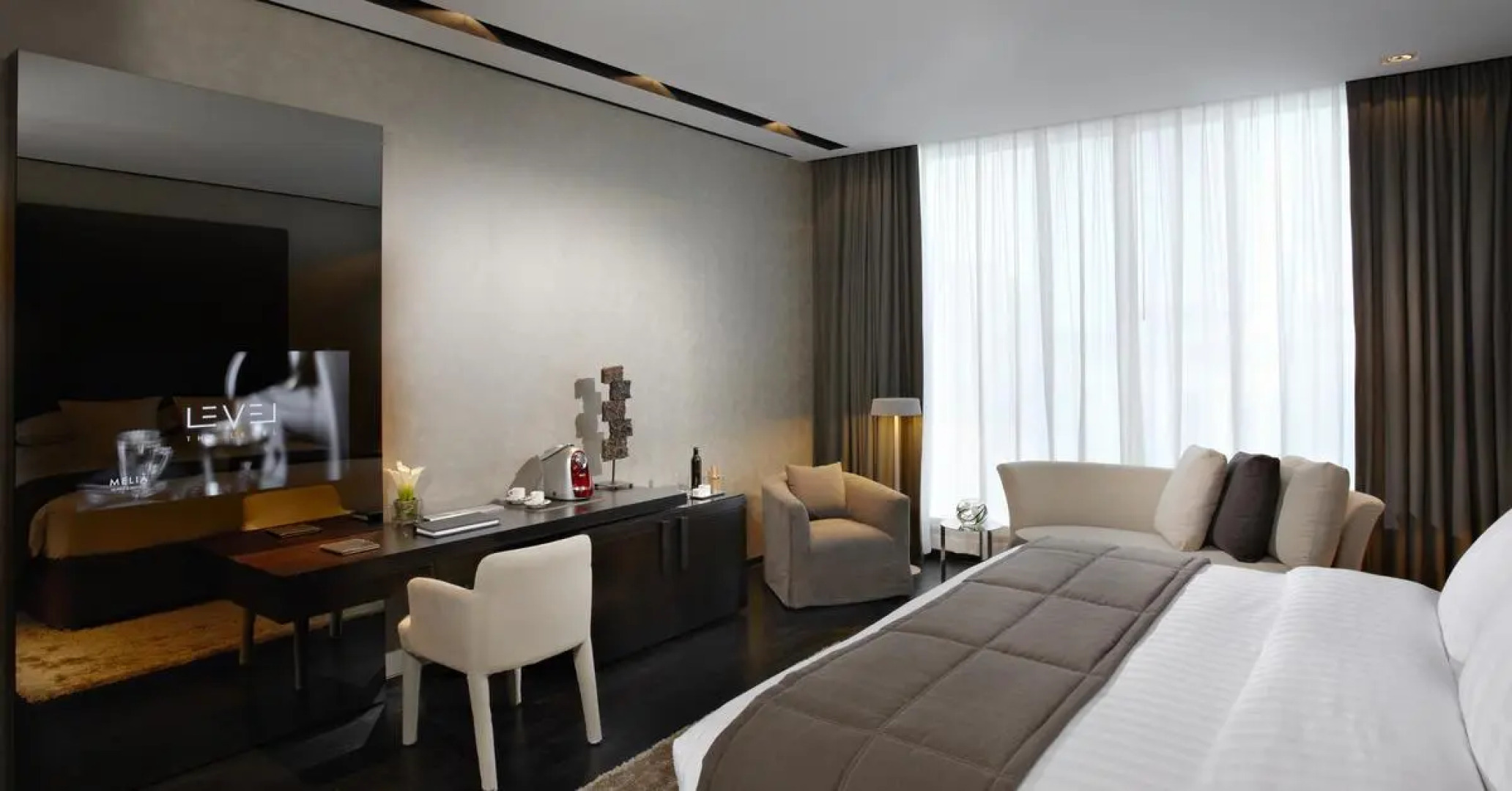 Отель The Canvas Dubai - MGallery Hotel Collection