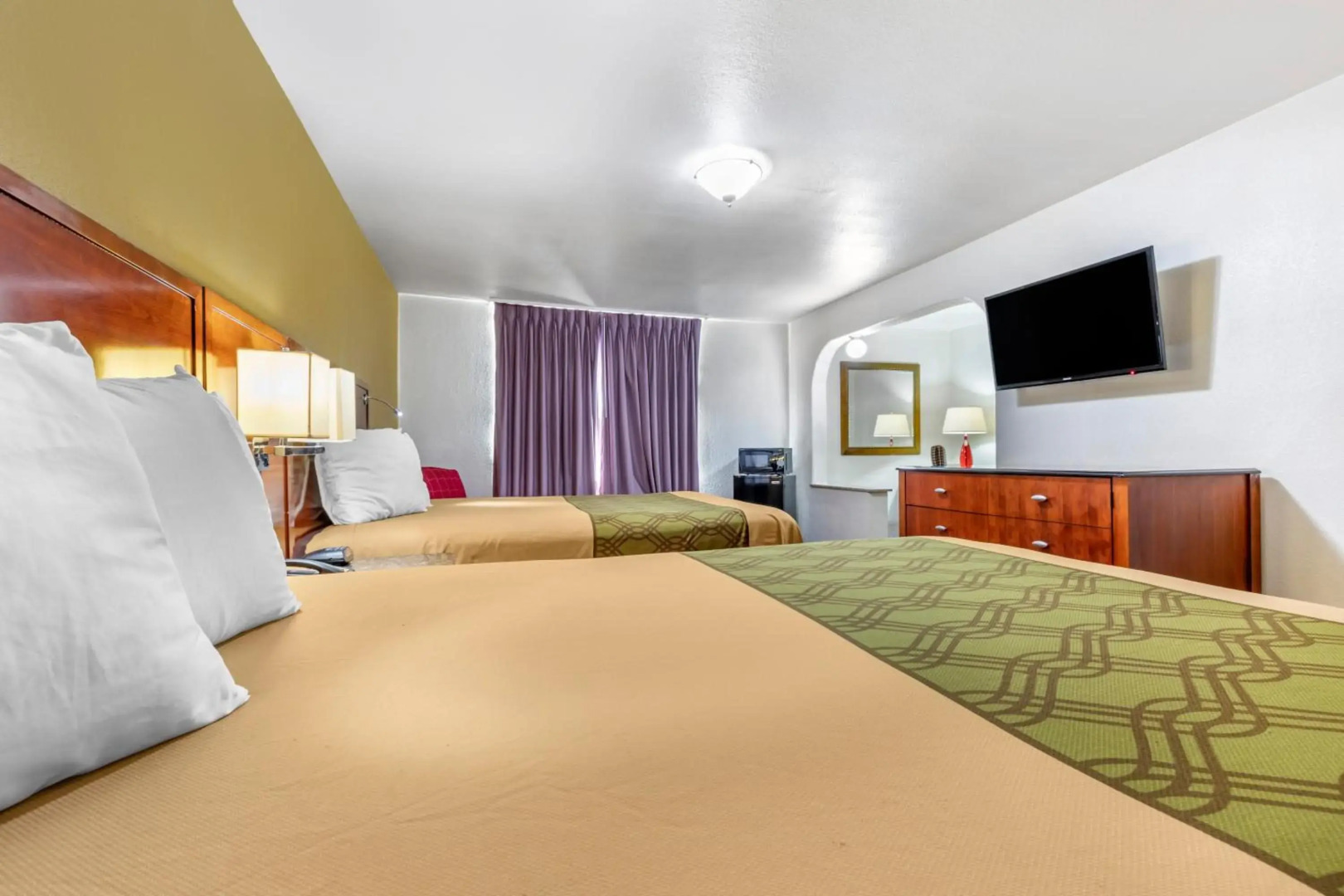Rose City Inn & Suites