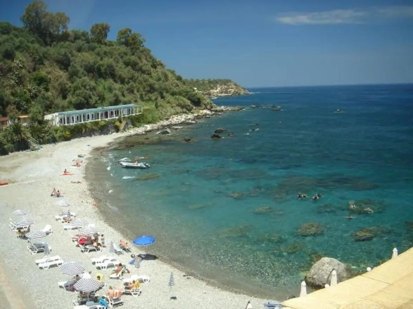 Cirucco Bay Hotel & Camping