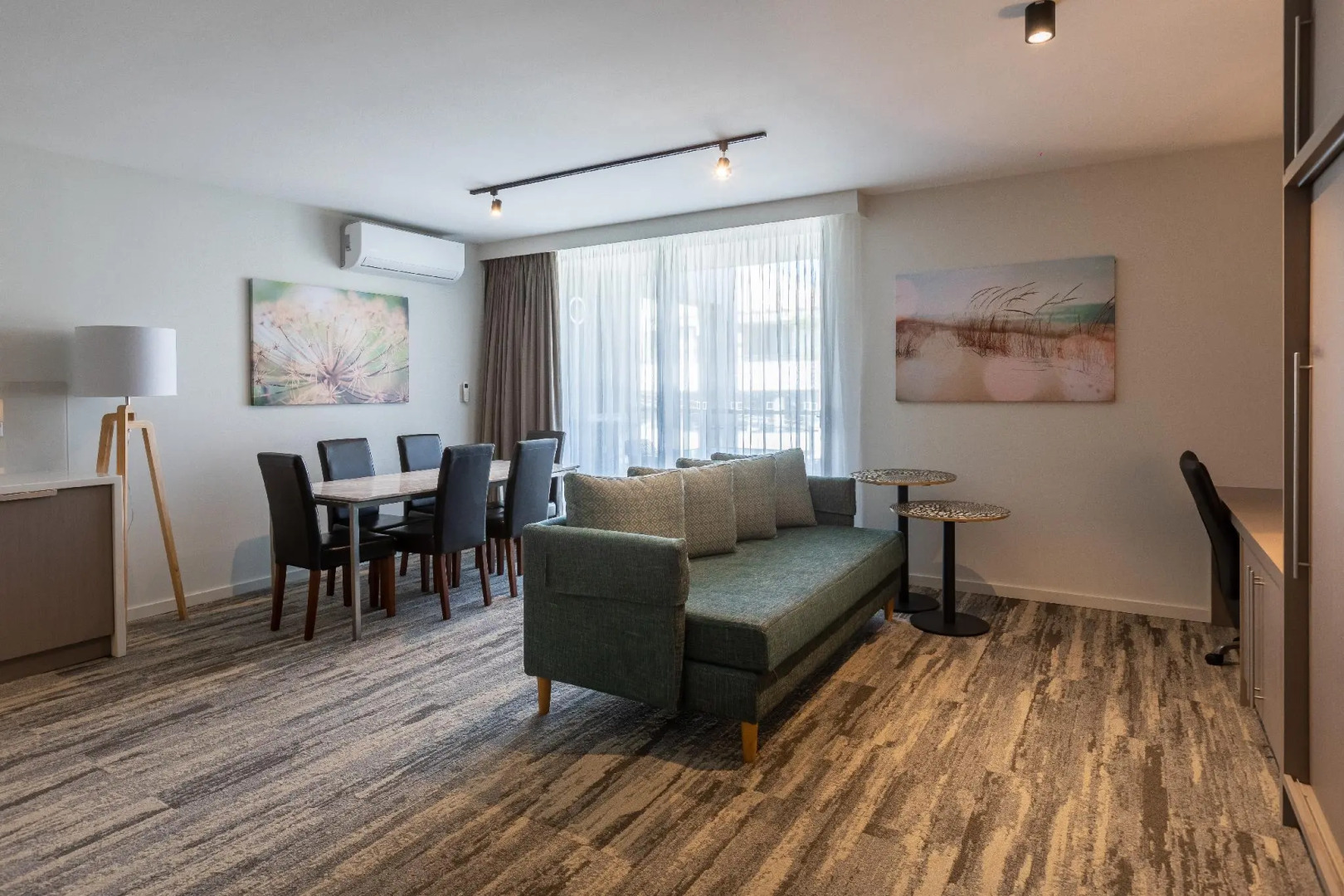 Nightelier Narrabeen