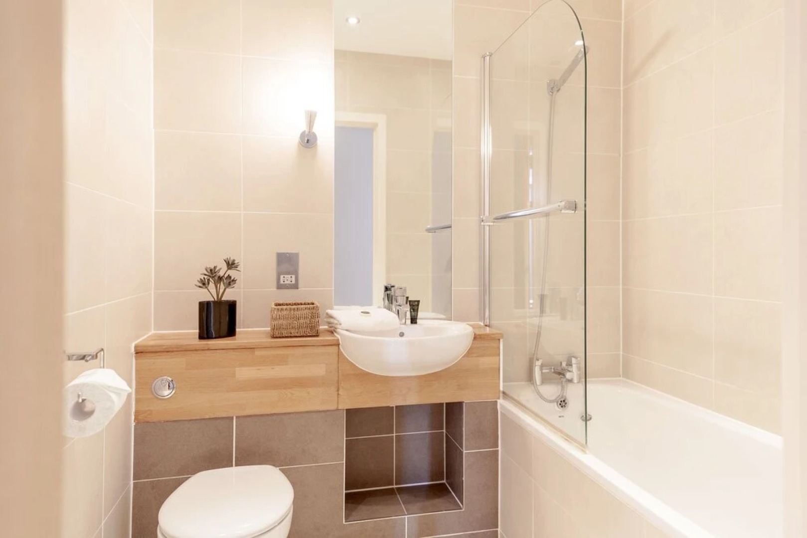 Roomspace Apartments -Marquis Court