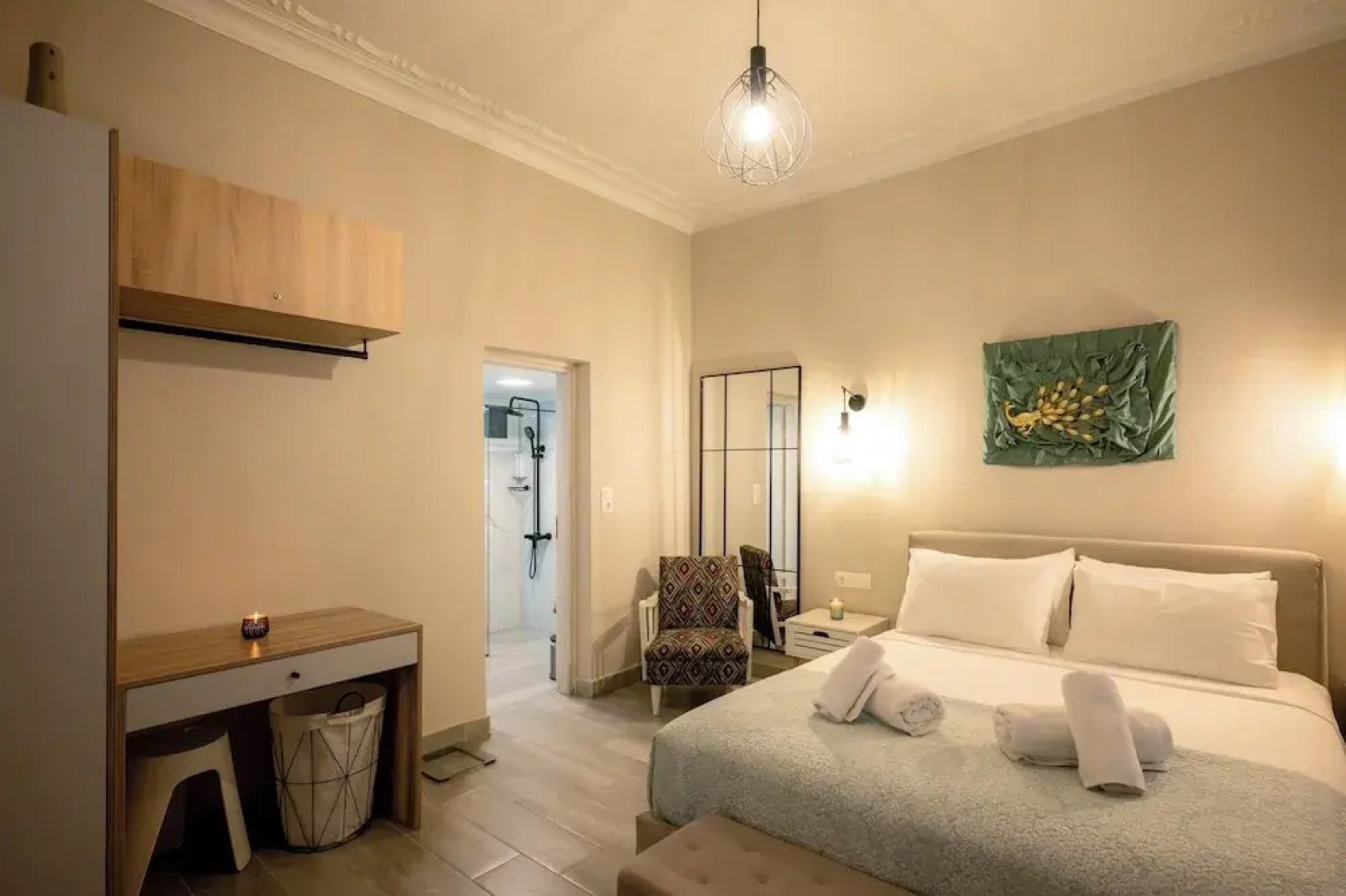 Peacock's Apartments