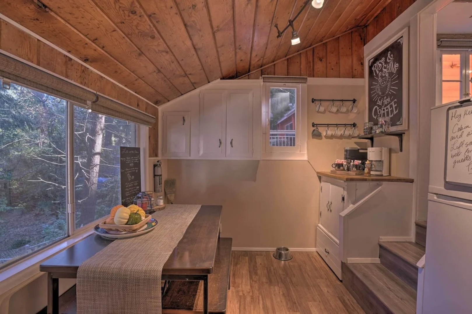 Cozy, Pet-friendly Mtn Cabin: 1 Mi to Lake Gregory