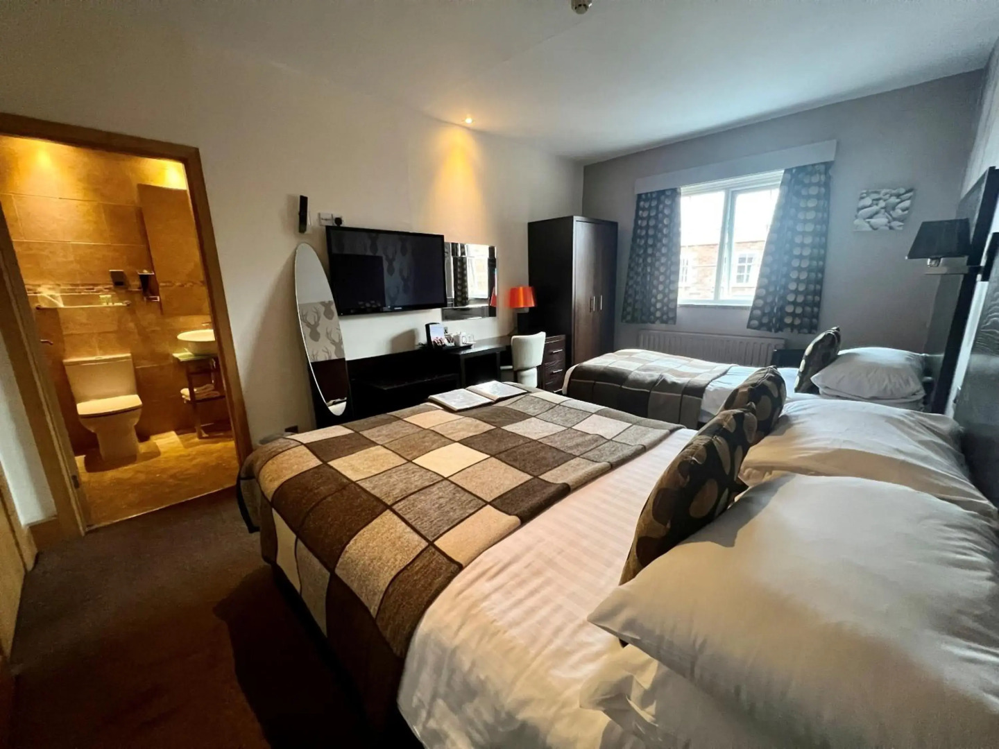 Inn On The Prom Hotel