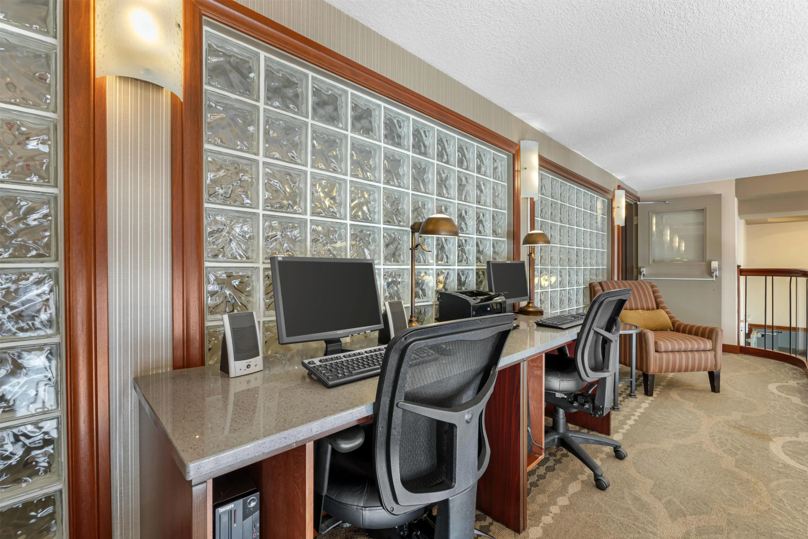 Best Western Plus Baker Street Inn