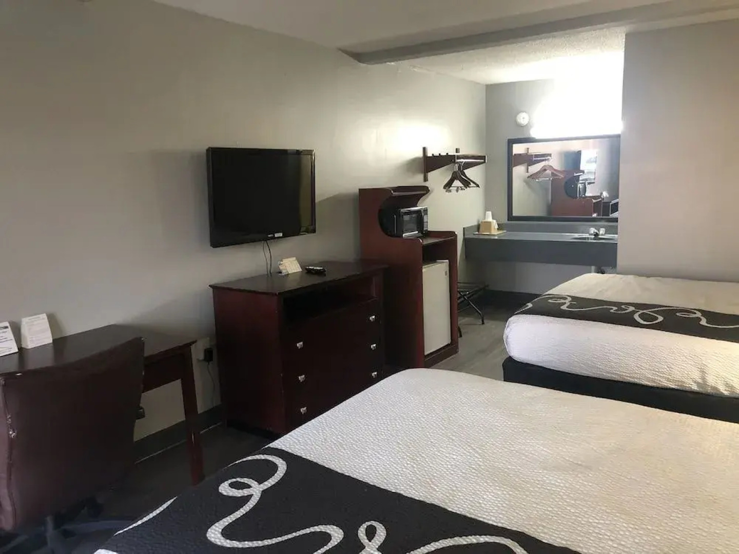 Scottish Inns Locust Grove