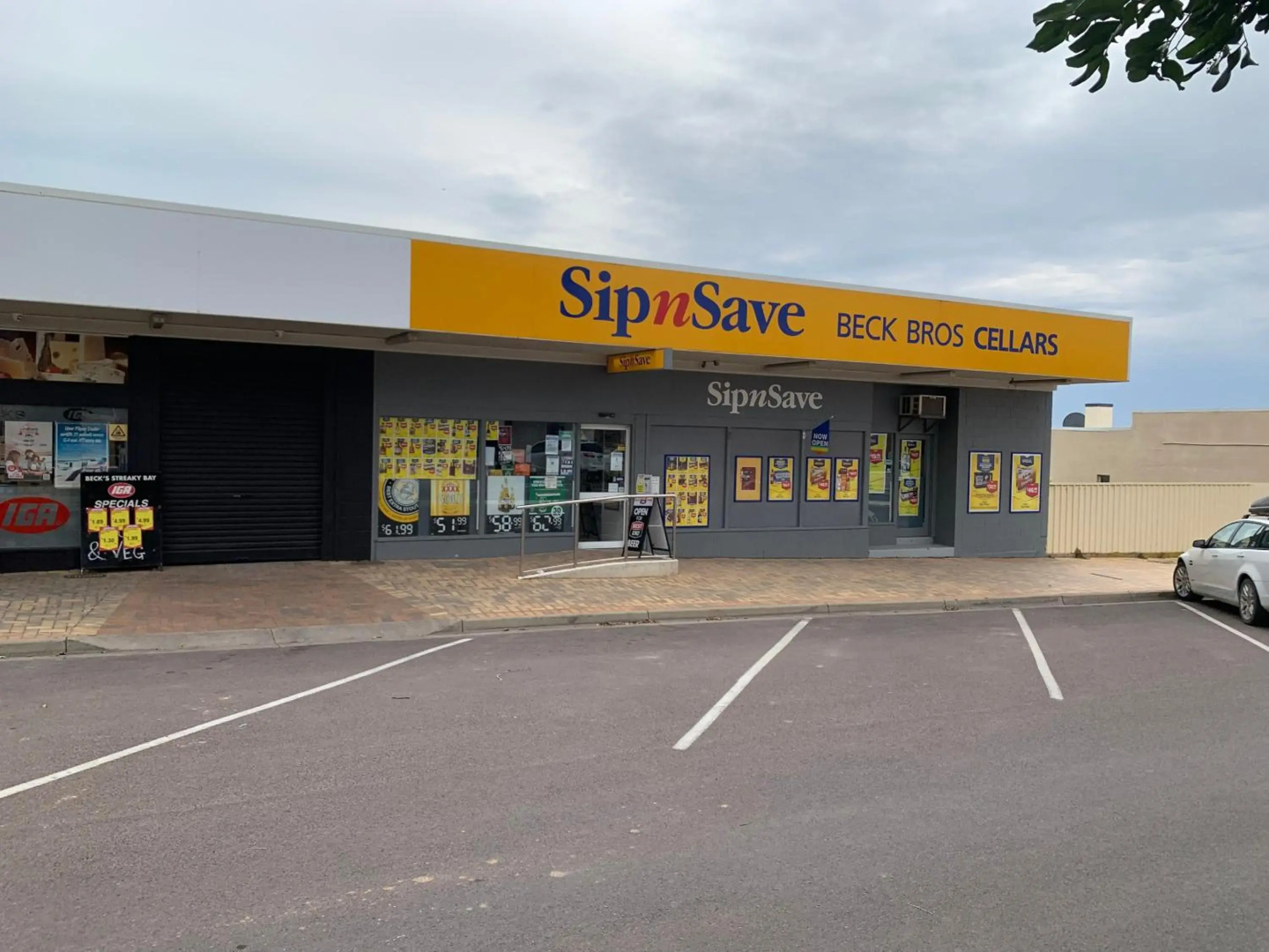 Beachside & Jetty View Apartment 2 -Skippers Apartment