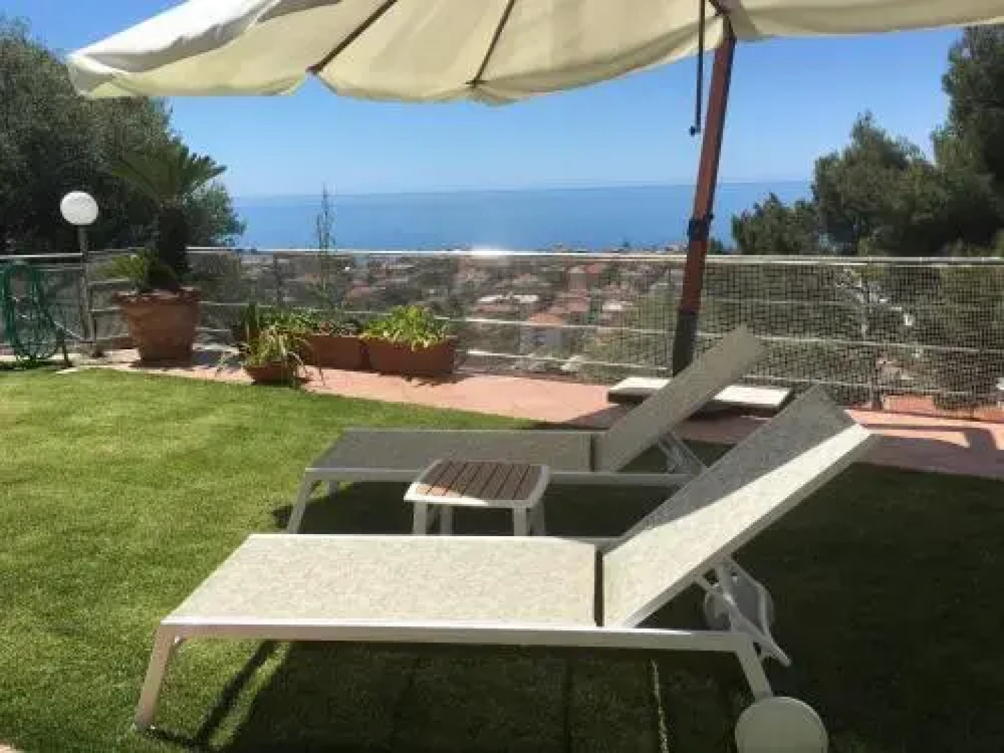 Tra Sole E Mare