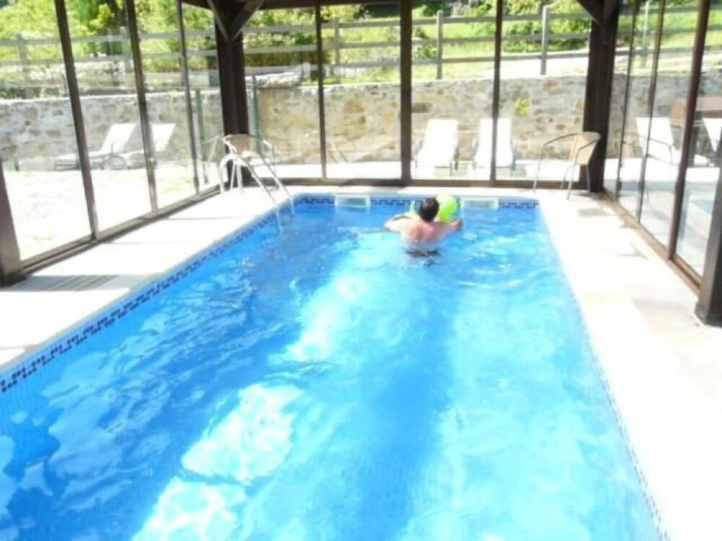 Apartamentos El Castañeu