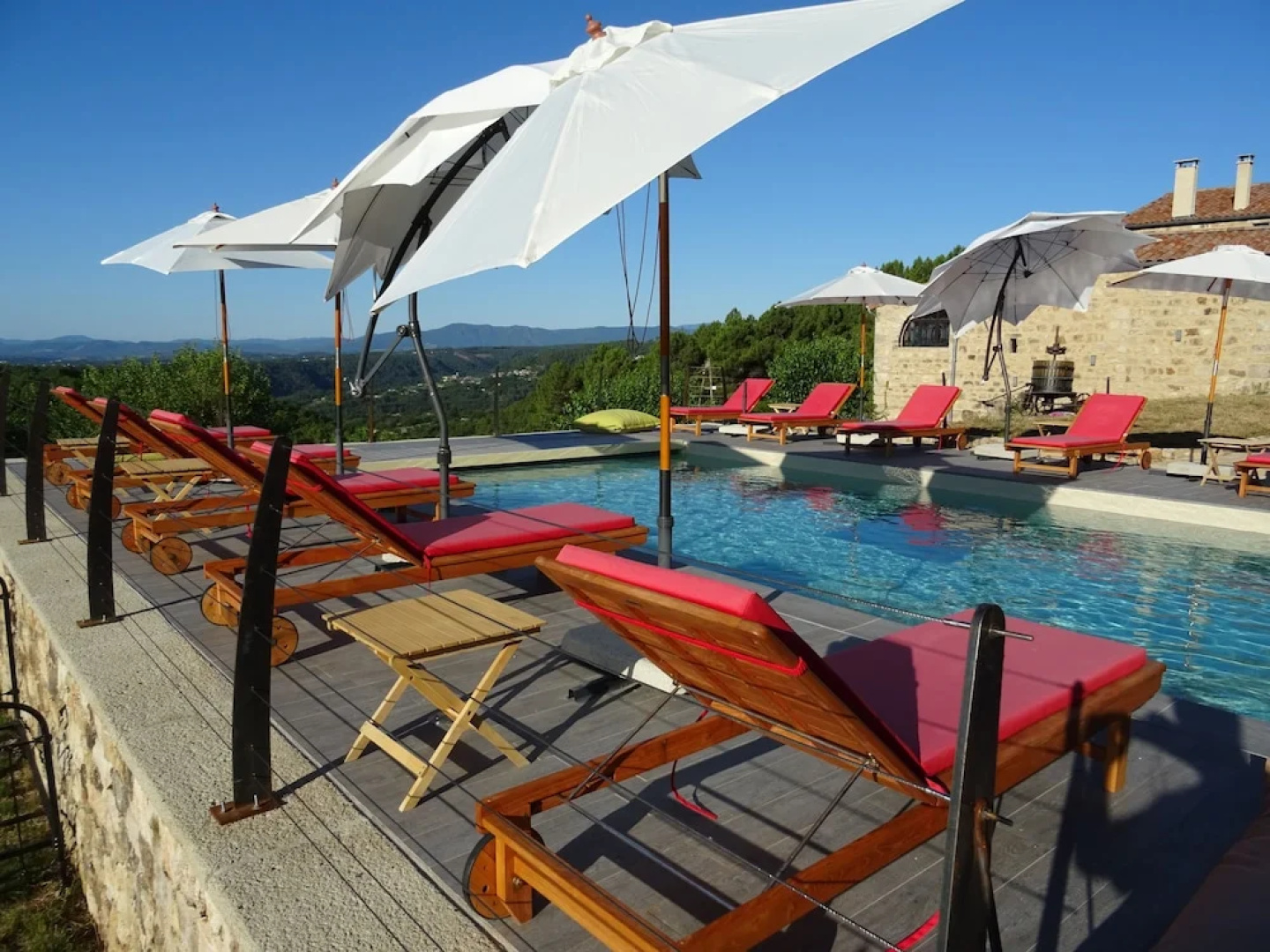 Le Pressoir De La Deveze