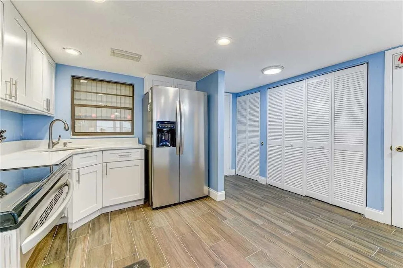 Island Retreat Lower A, Beach Front, 2 Bedrooms, Sleeps 6