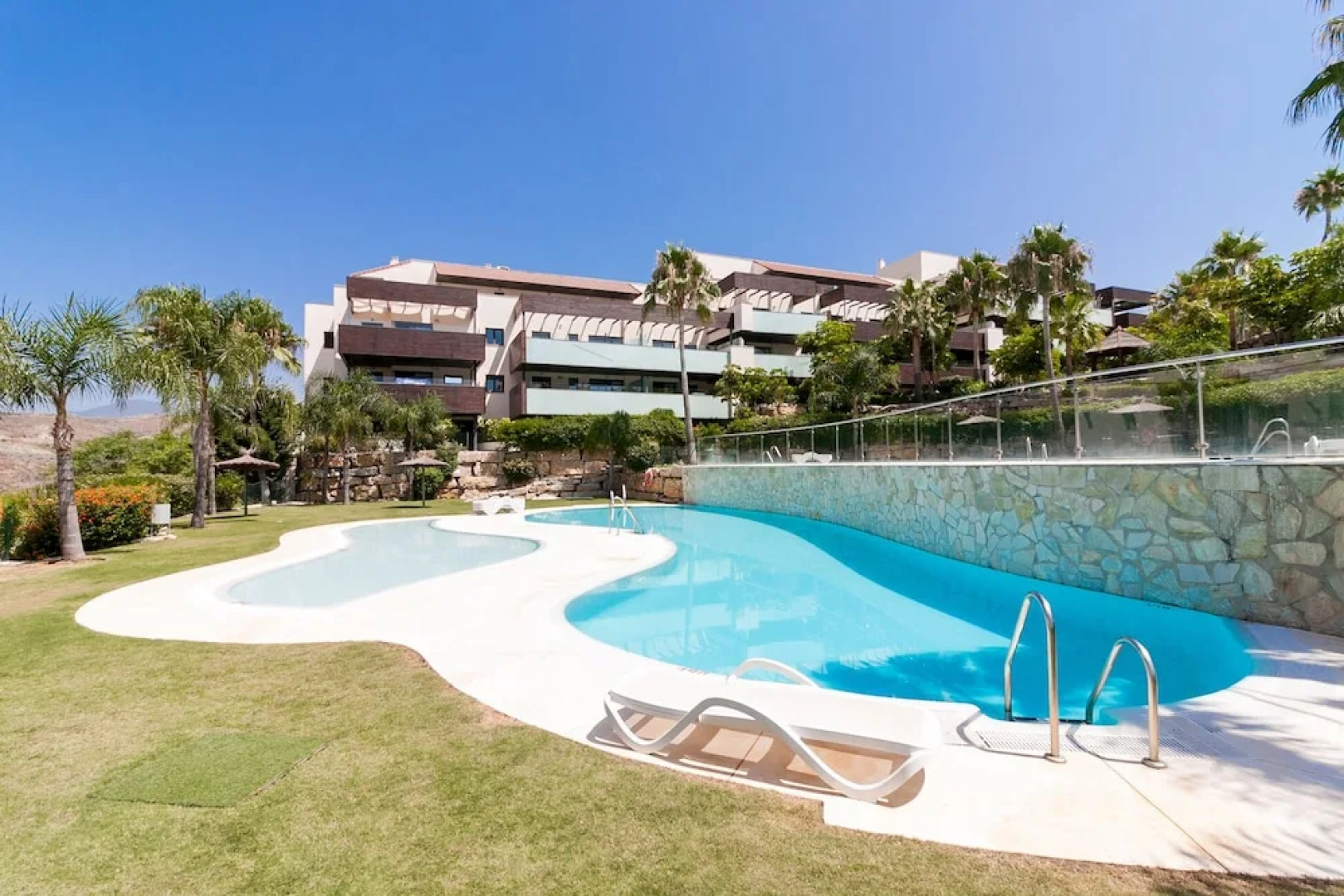 Flamingos Holiday Haven Canovas Apartment