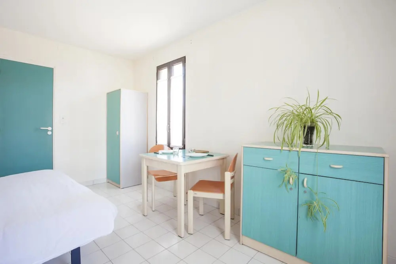 Residence Sous les Pins (by Popinns)