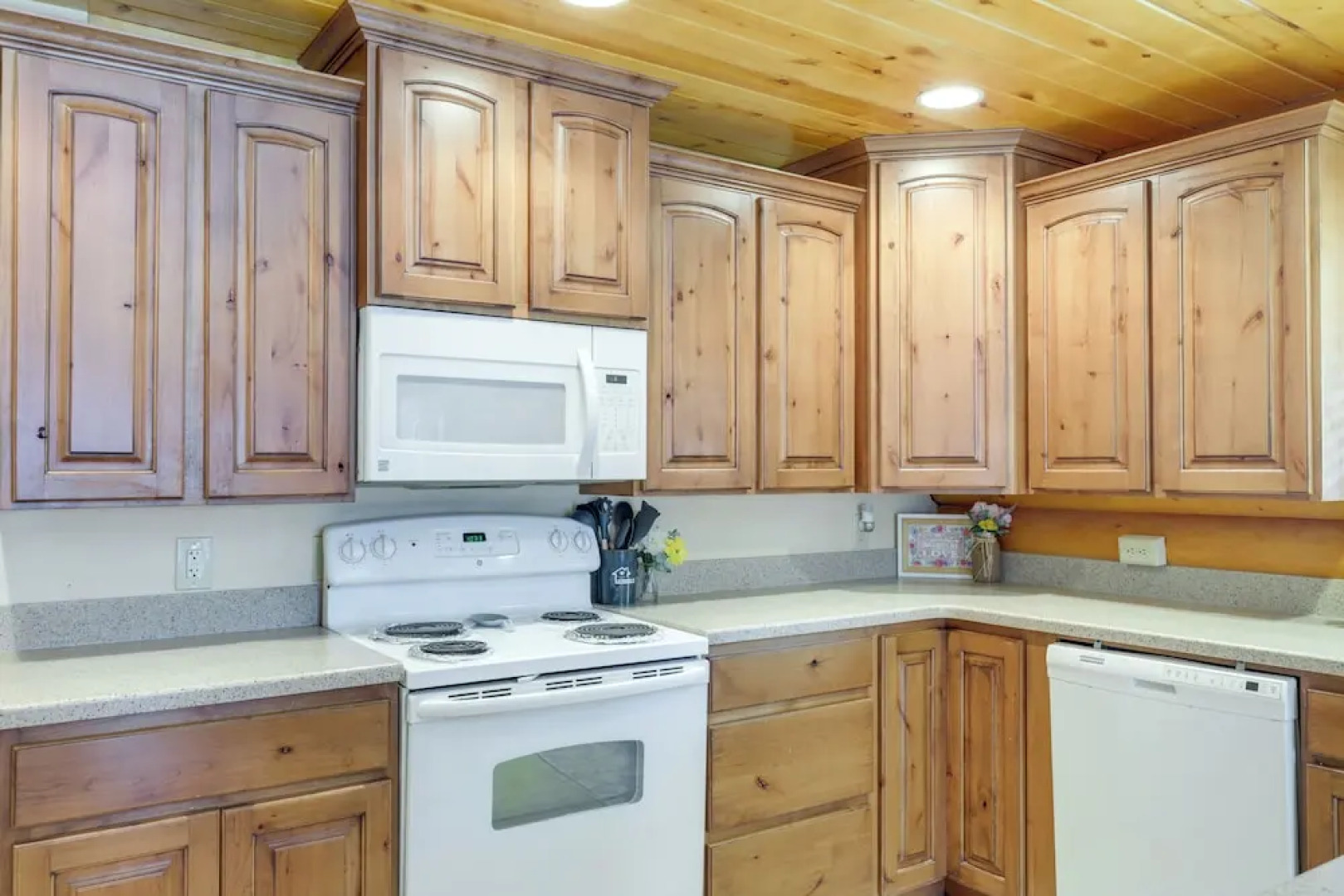 Large Sterling Cabin < 1 Mi to Palisade State Park