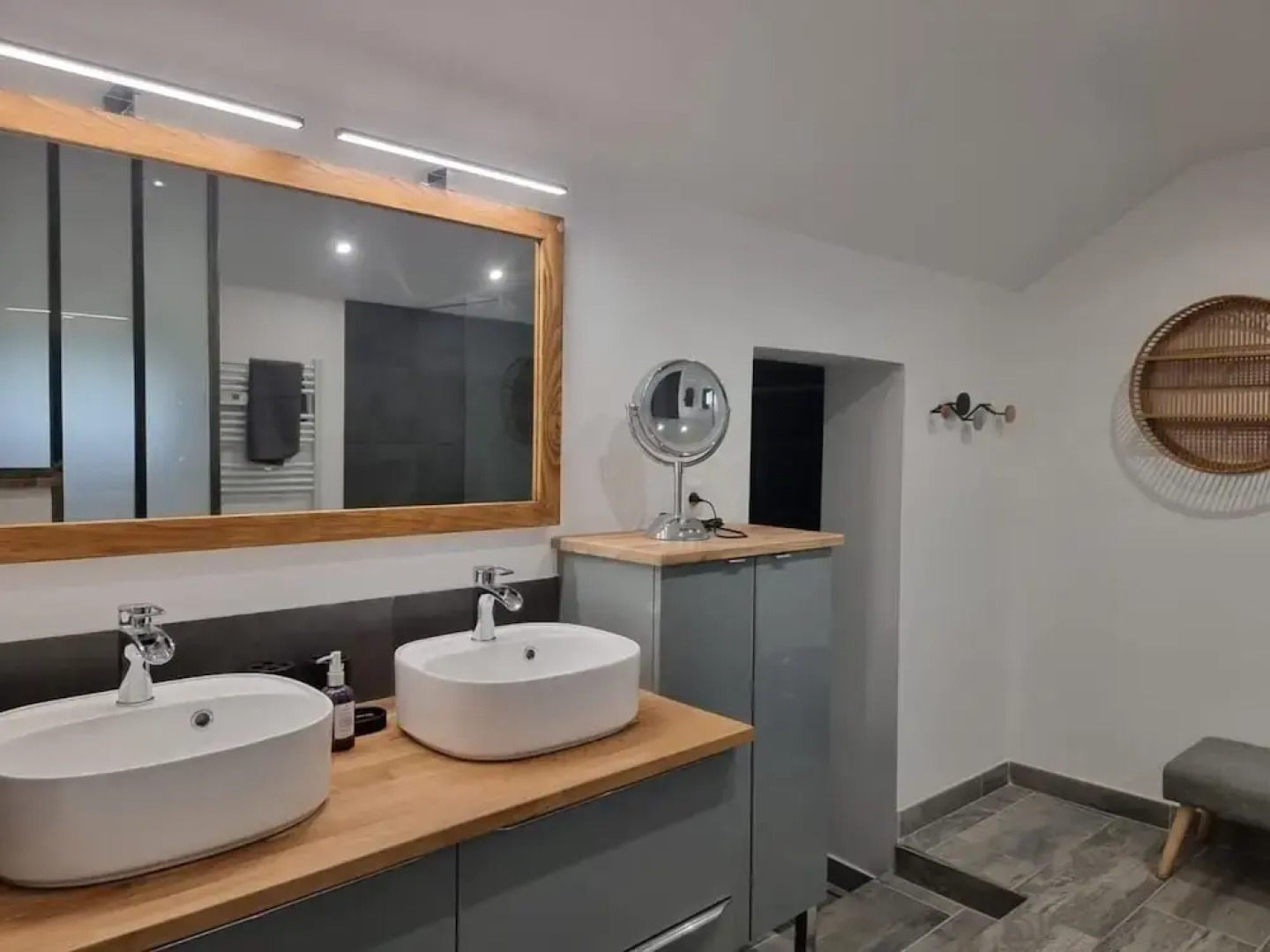 Charming Holiday House With Private Pool, Maillane