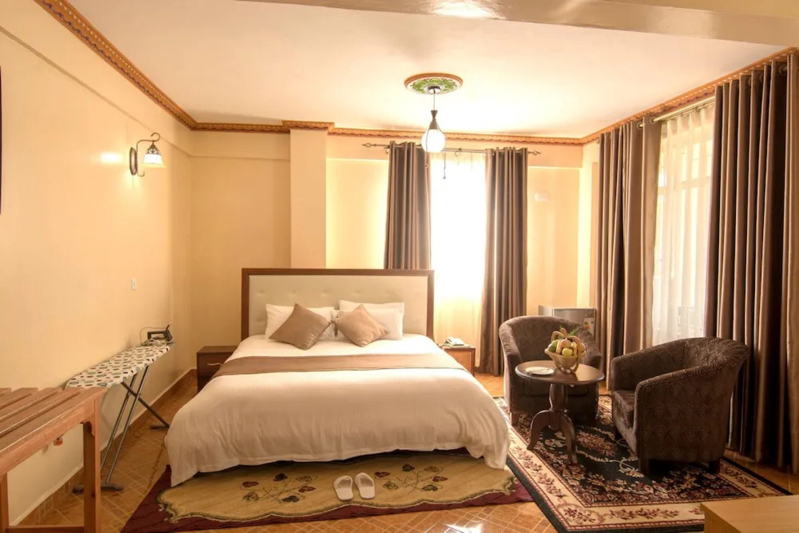 Mountain Breeze Hotel