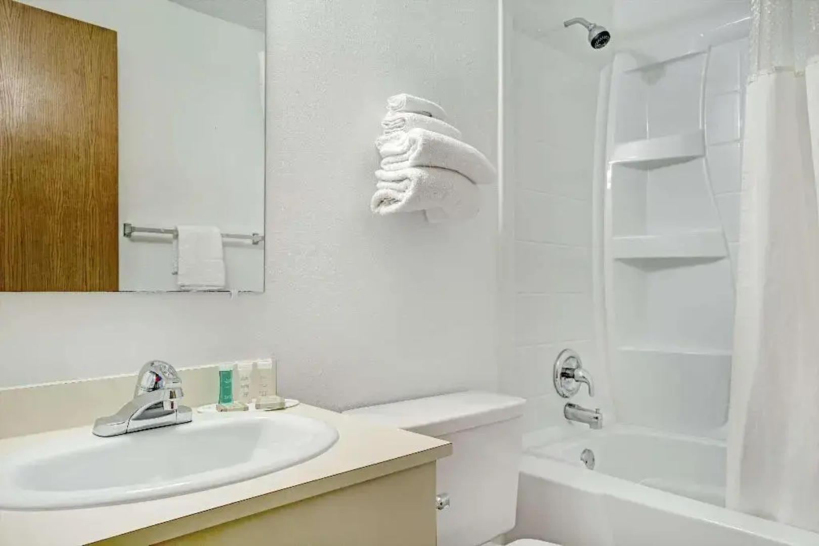 Super 8 by Wyndham Chaska