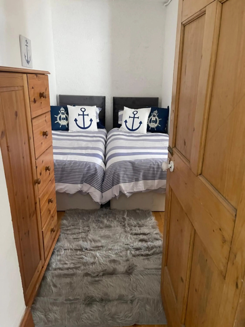 2 bed Harbourside apartment porthmadog