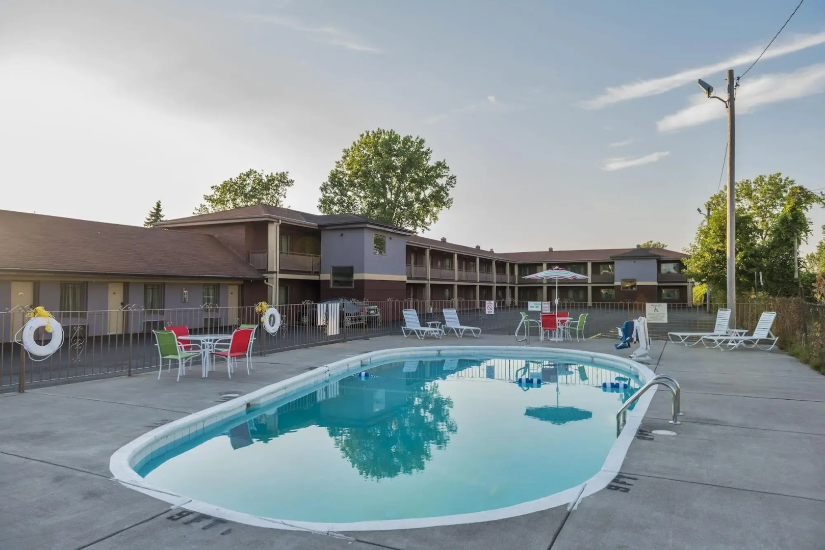 AArya Hotel By Niagara Fashion Outlets
