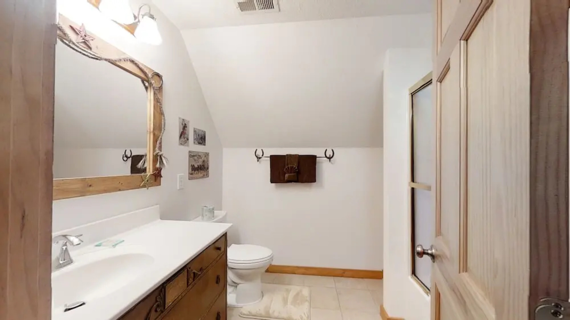 Horsin Around Tennessee