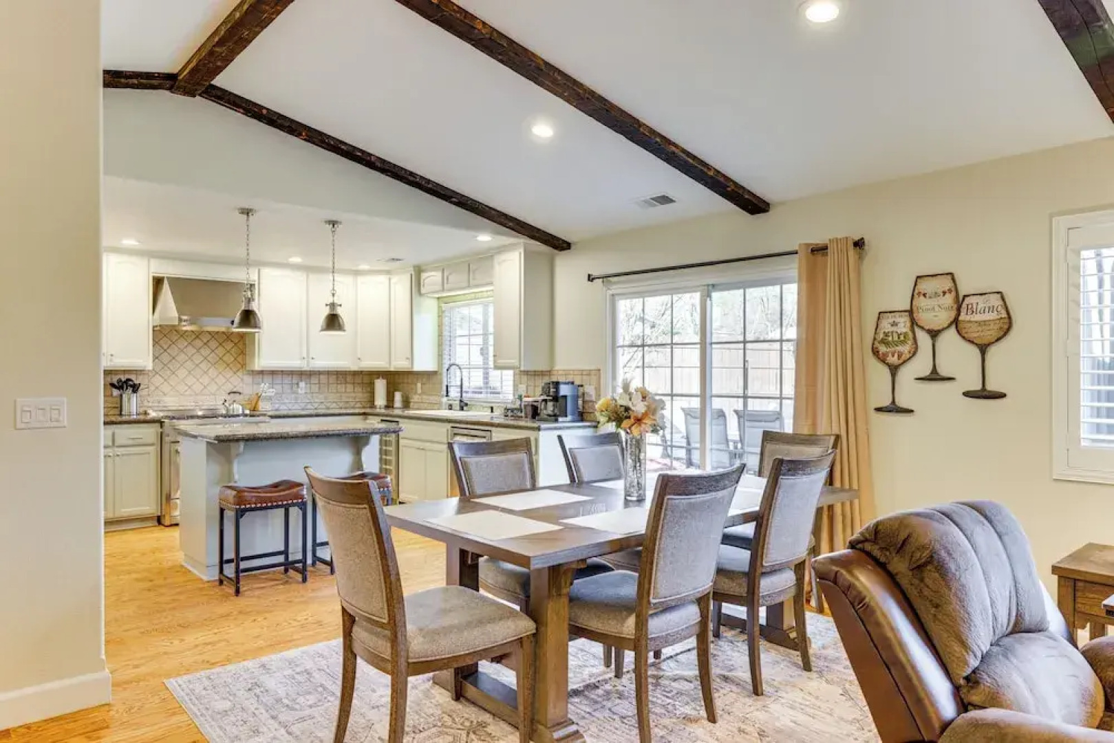 Walk Downtown: Remodeled Home in Murphys w/ Yard!