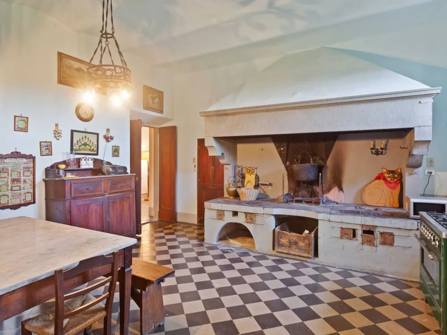 Belvilla by OYO Cosy Holiday Home With Pool