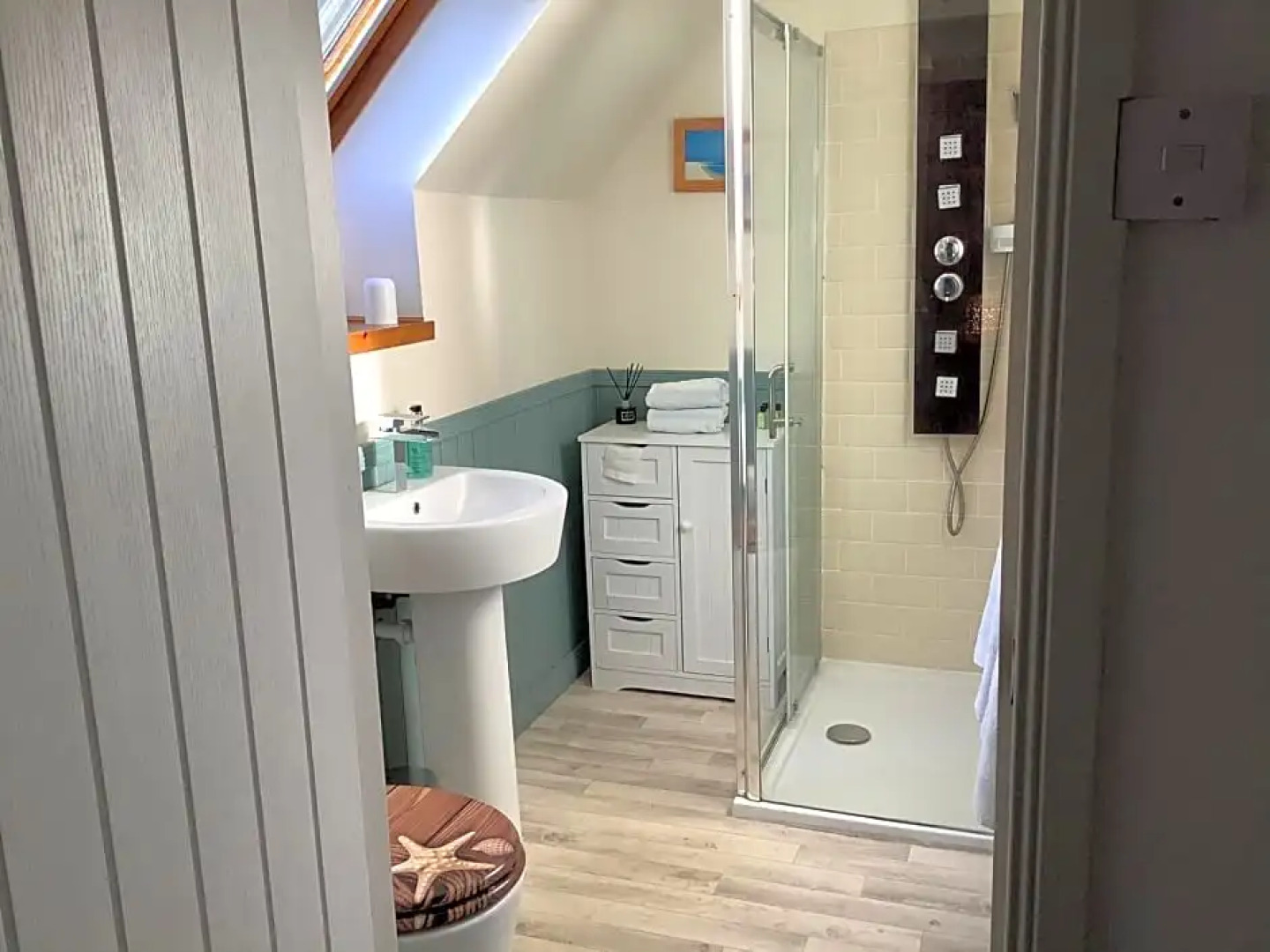 Oakwood Bed  Breakfast