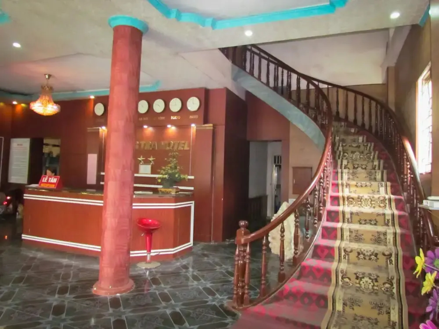 Huong Tra Hotel