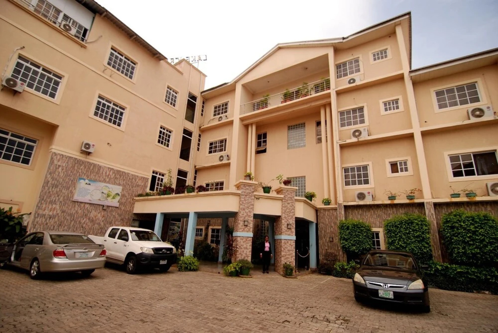 Lake Crescent Hotel & Suites