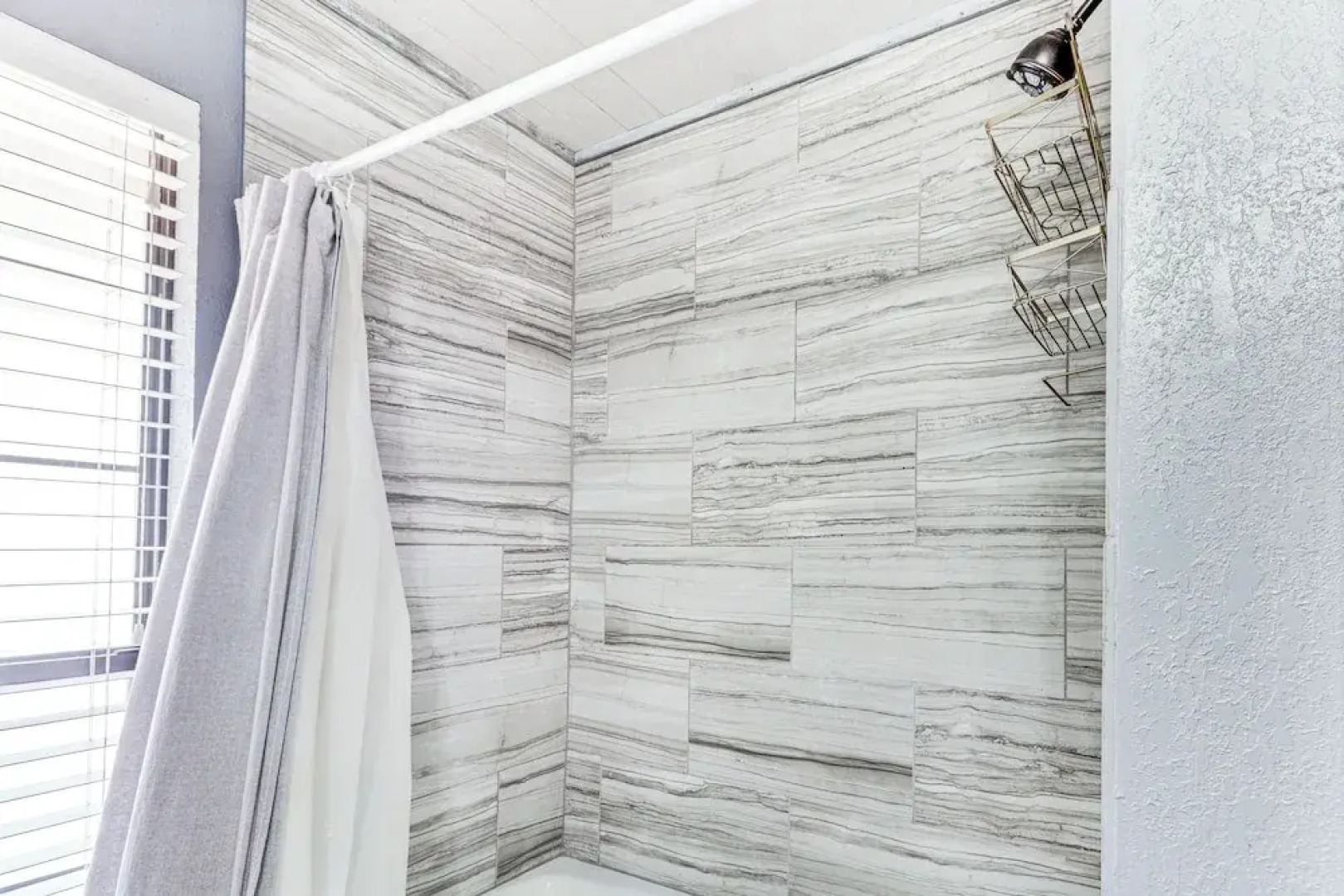 3 Mi to Downtown Roswell: Home w/ Patio + Yard