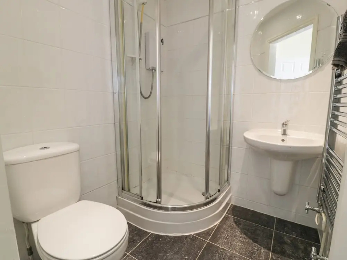 Apartment 1, 10 Marian y Mor