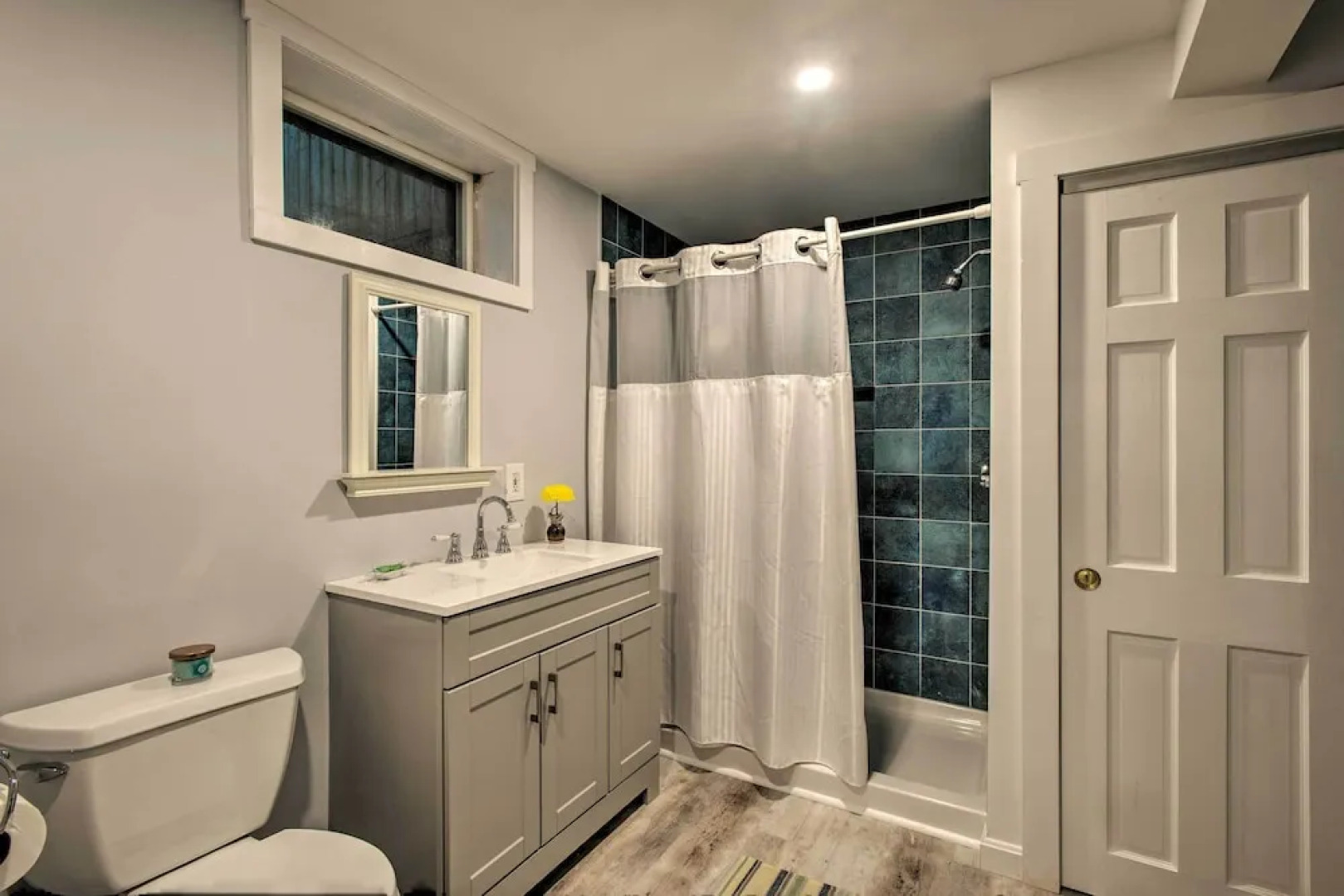 Martha's Vineyard Apt ~ 1 Mile to Inkwell Beach!