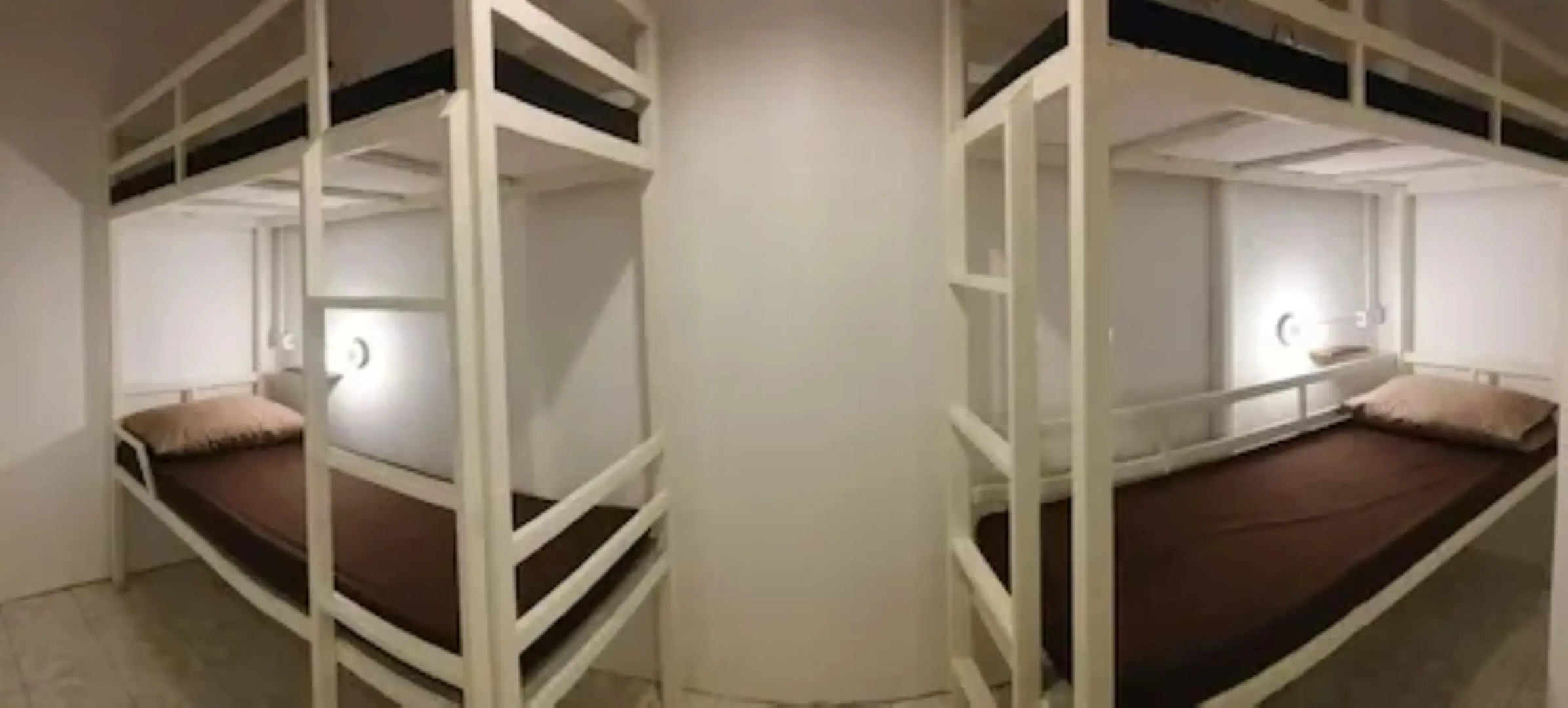 8 Sleepers Street Hostel