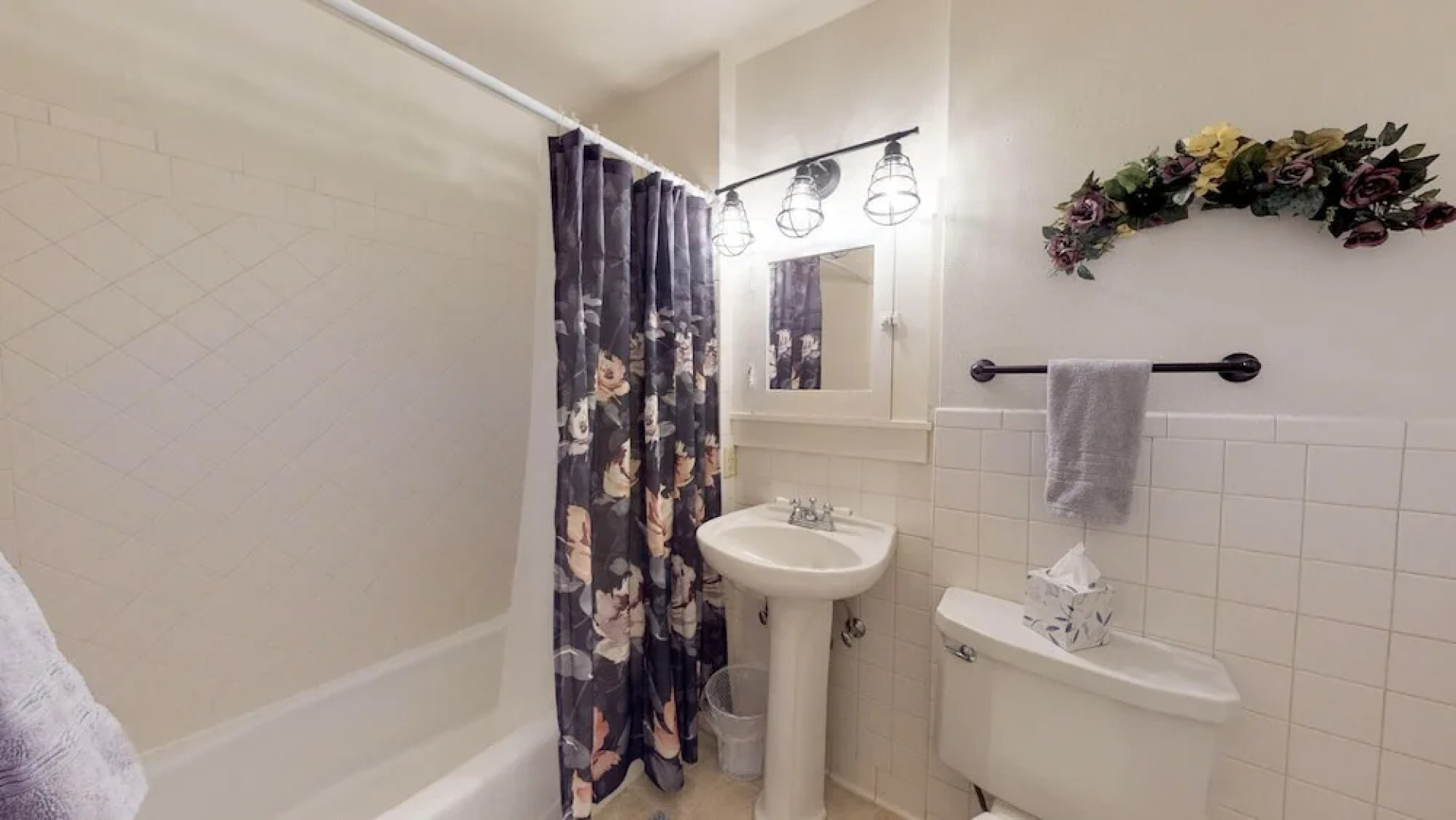 Mulberry Place: a Charming Cottage Near Old Town!