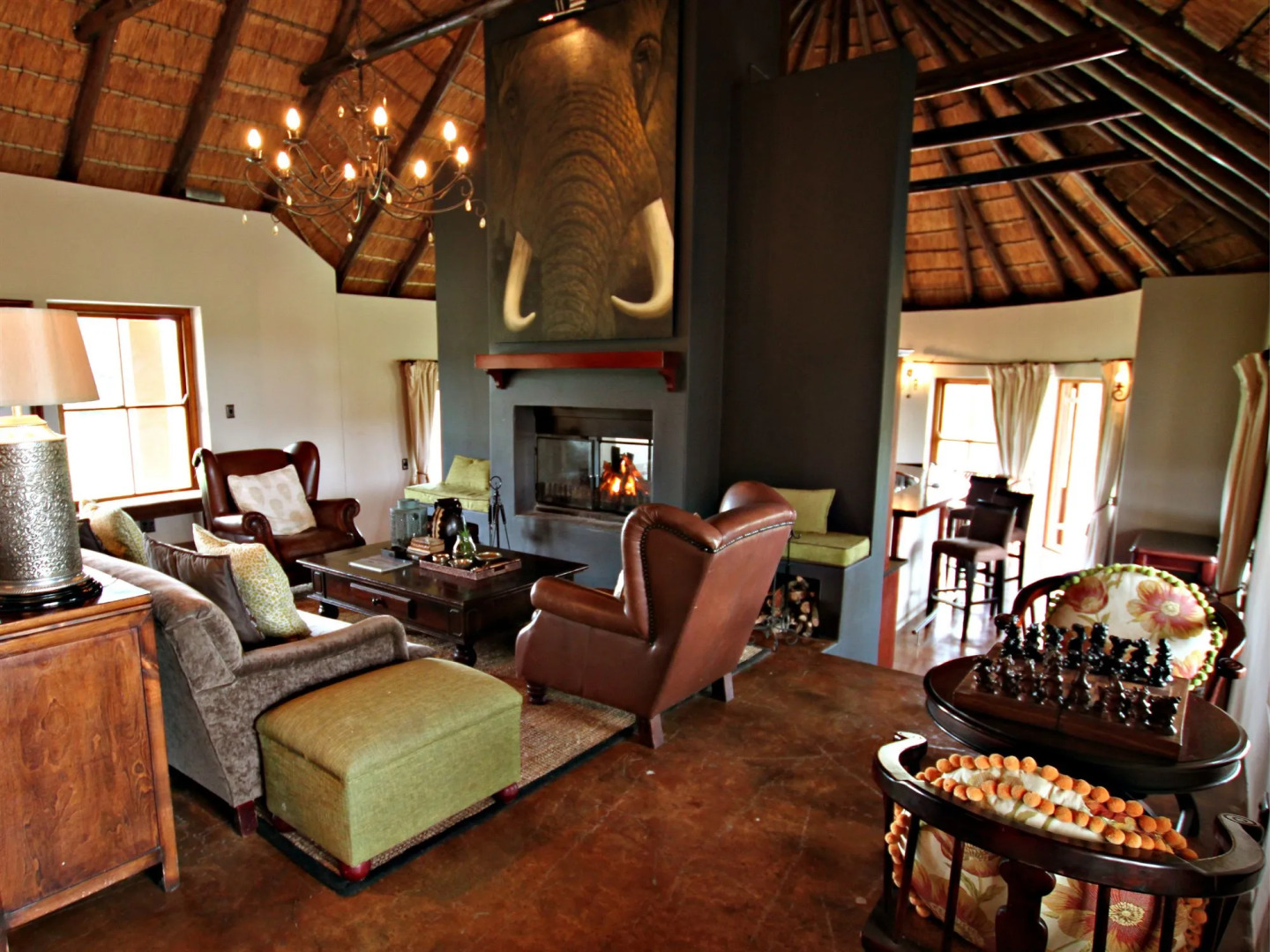 Hlosi Game Lodge - Amakhala Game Reserve