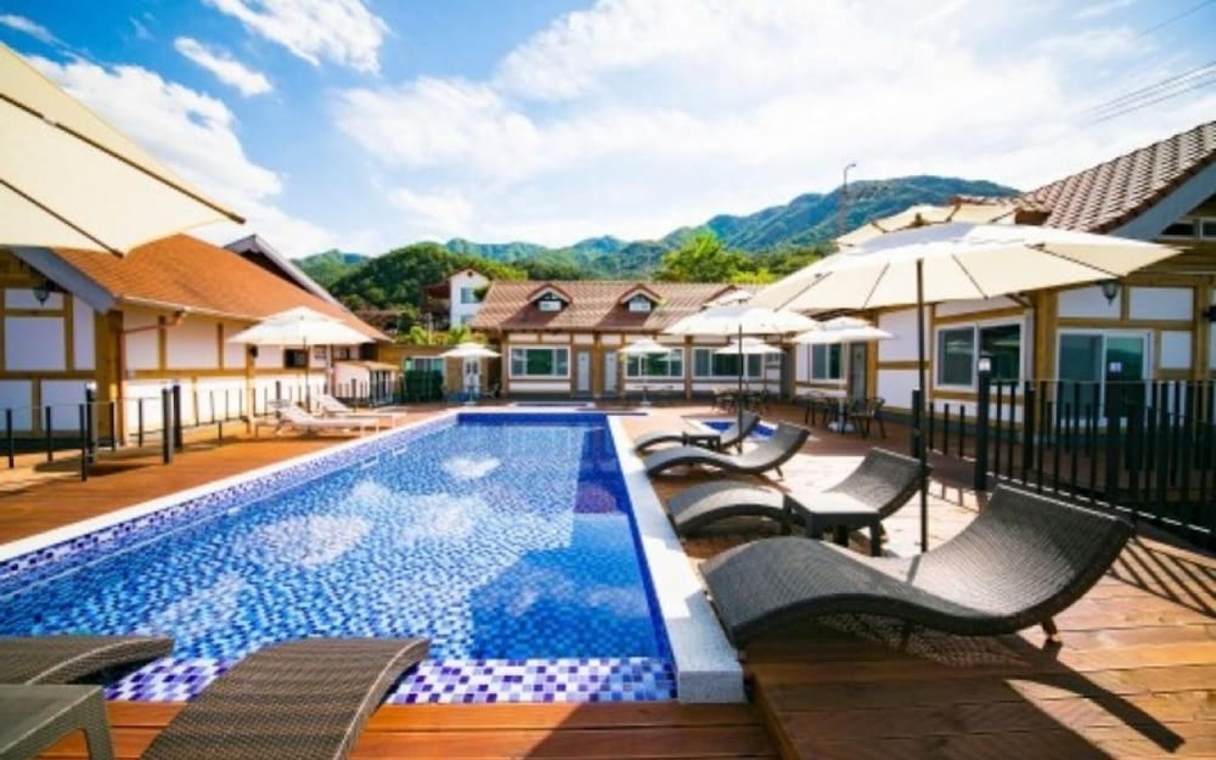 Sancheong Damga Pool Villa