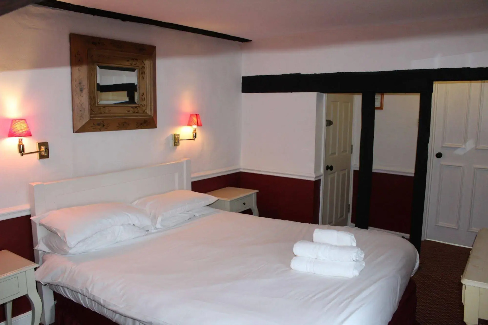 The Whyte Harte Hotel - Inn