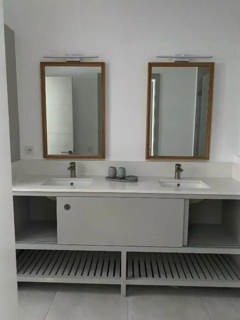 Eastern Blue Beachfront Luxury Apartment